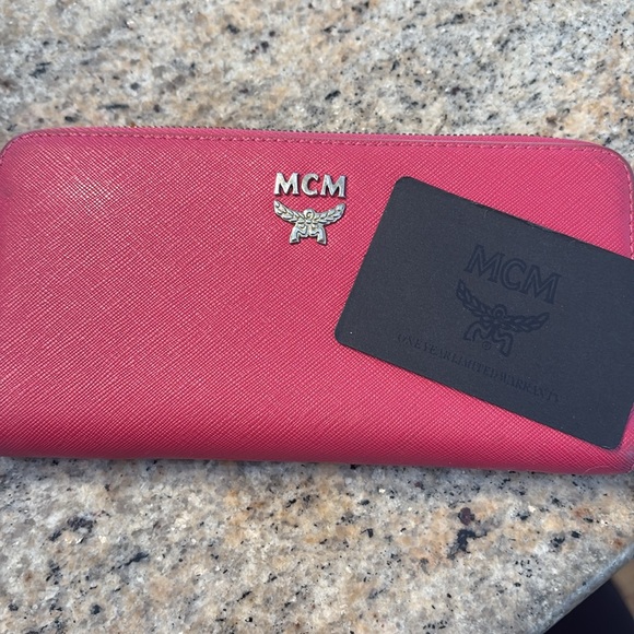 MCM zippy wallet - Picture 15 of 16